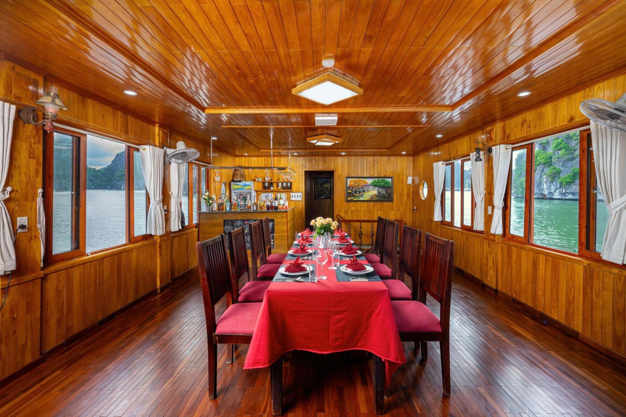 Hotel Sunlight Boutique Cruise - Cat Ba Island Hạ Long Exterior foto